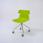 כסא אורח עם גלגלים 2268788 | המבורגר ברוס