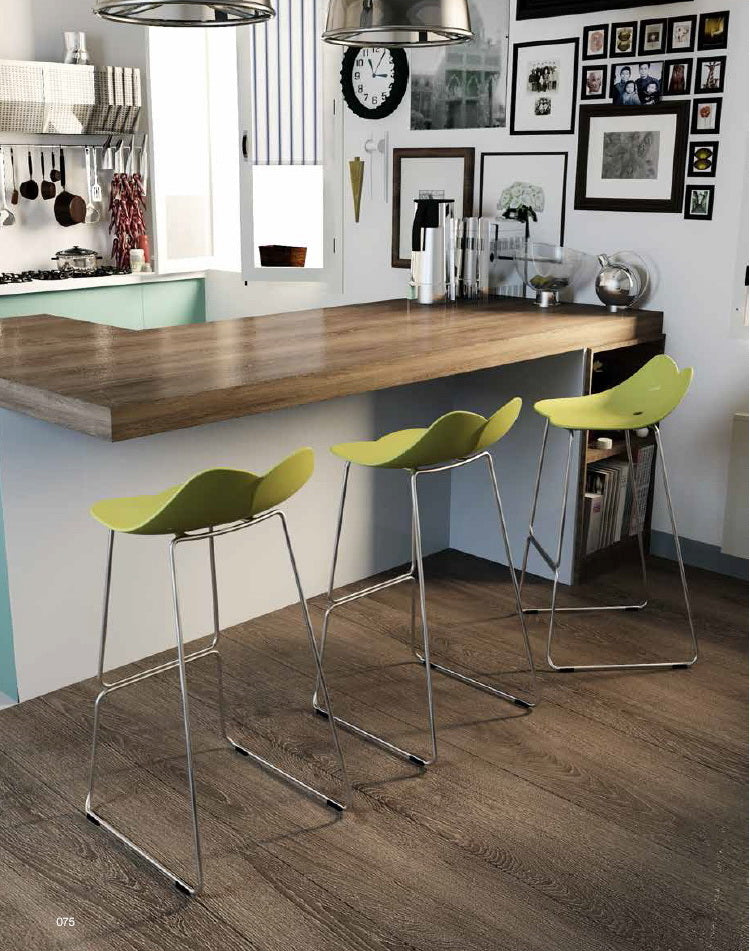 כסא בר מושב פלסטיק רגל ניקל 66666 | המבורגר ברוס