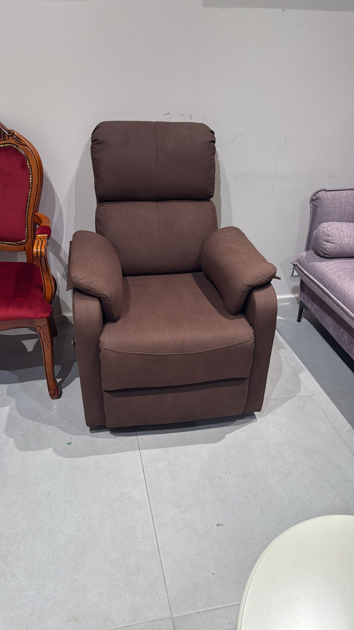 כורסת טלויזיה מתצוגה | המבורגר ברוס