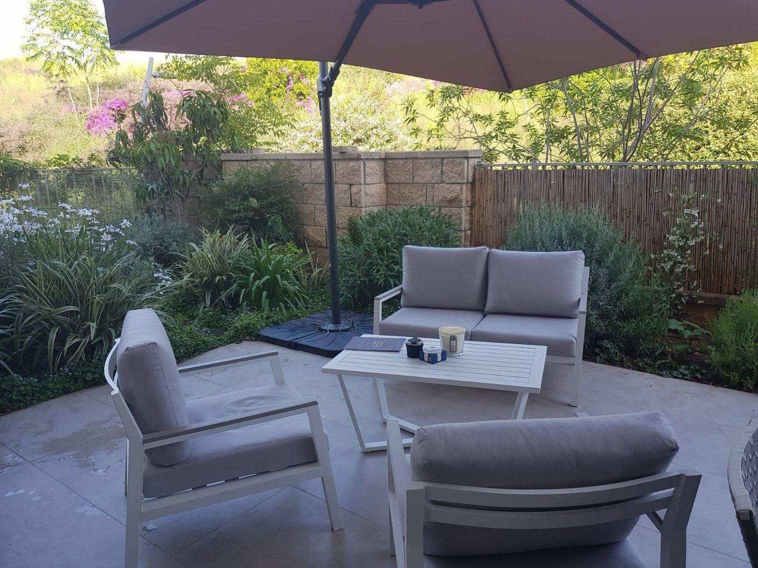 מערכת ישיבה מאלומיניום צבע לבן דגם 5310 | המבורגר ברוס