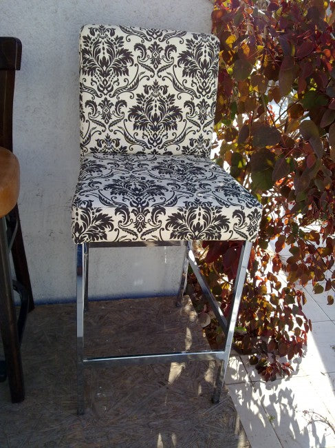 דגם כיסא בר אוד ריפוד עבה במושב ,מרופד בגב גם מאחורה ריפוד מלא | המבורגר ברוס