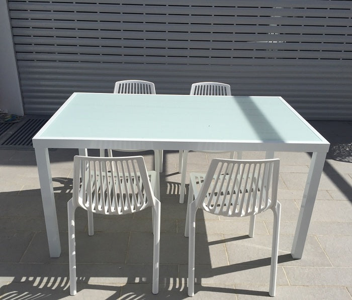 כסא פלסטיק לפינת אוכל 365649