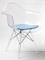 כסא שקוף עם ידיות לפינת אוכל 11663348 | המבורגר ברוס