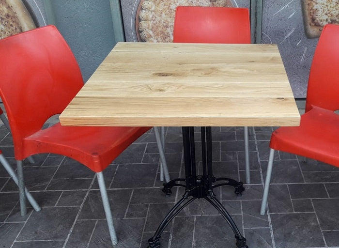 פלטה עץ מלא לבתי קפה ומסעדות 70*70 | המבורגר ברוס