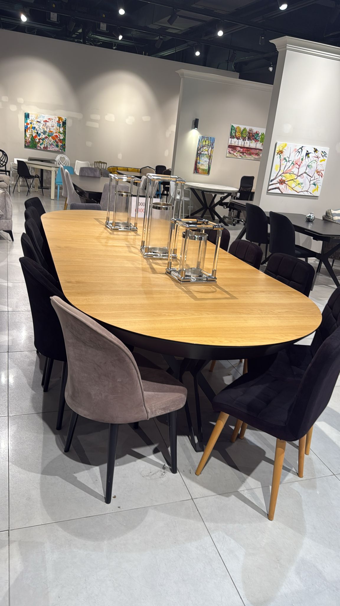 שולחן עגול קוטר 1.4 נפתח מתצוגה | המבורגר ברוס