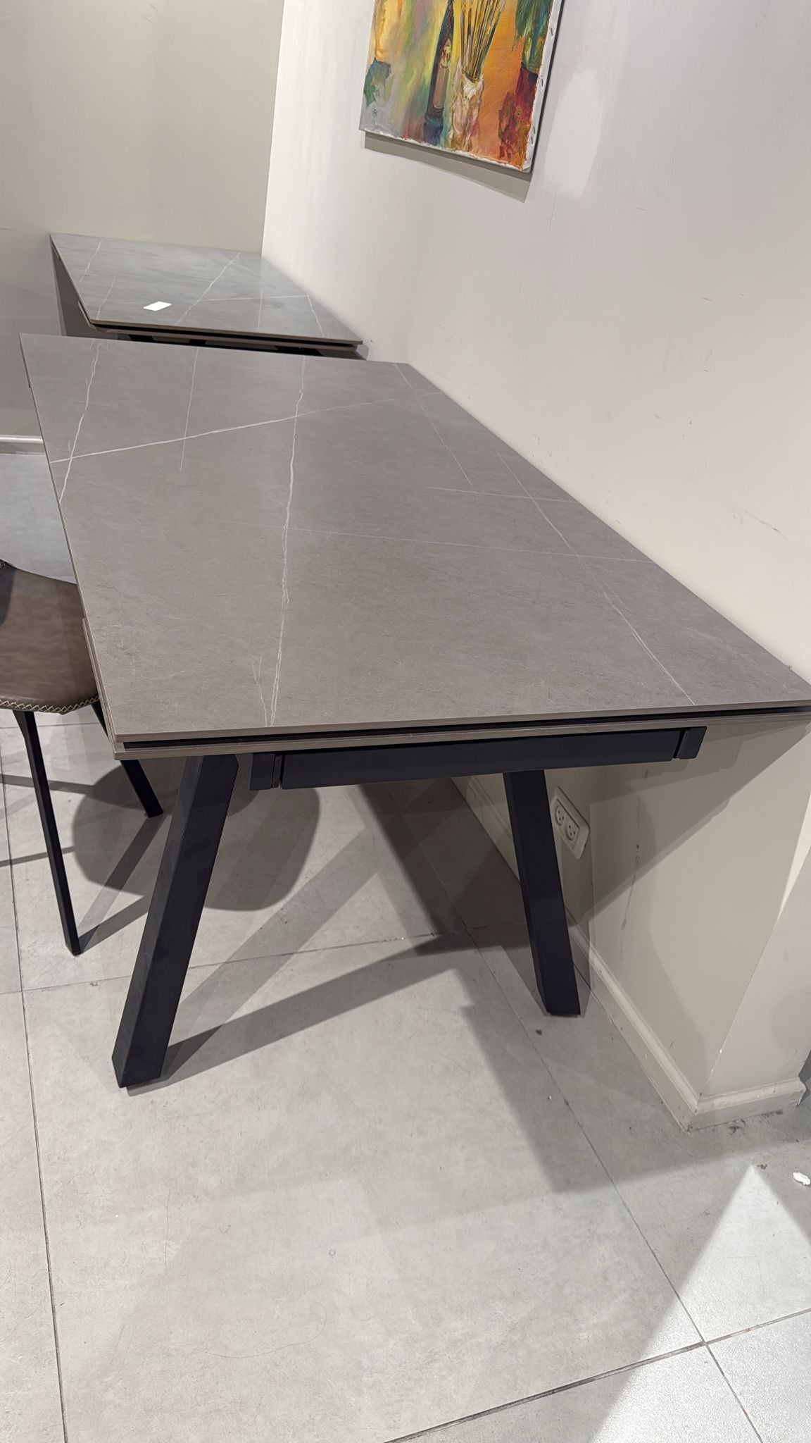 שולחן גרניט 1.6 נפתח מתצוגה | המבורגר ברוס