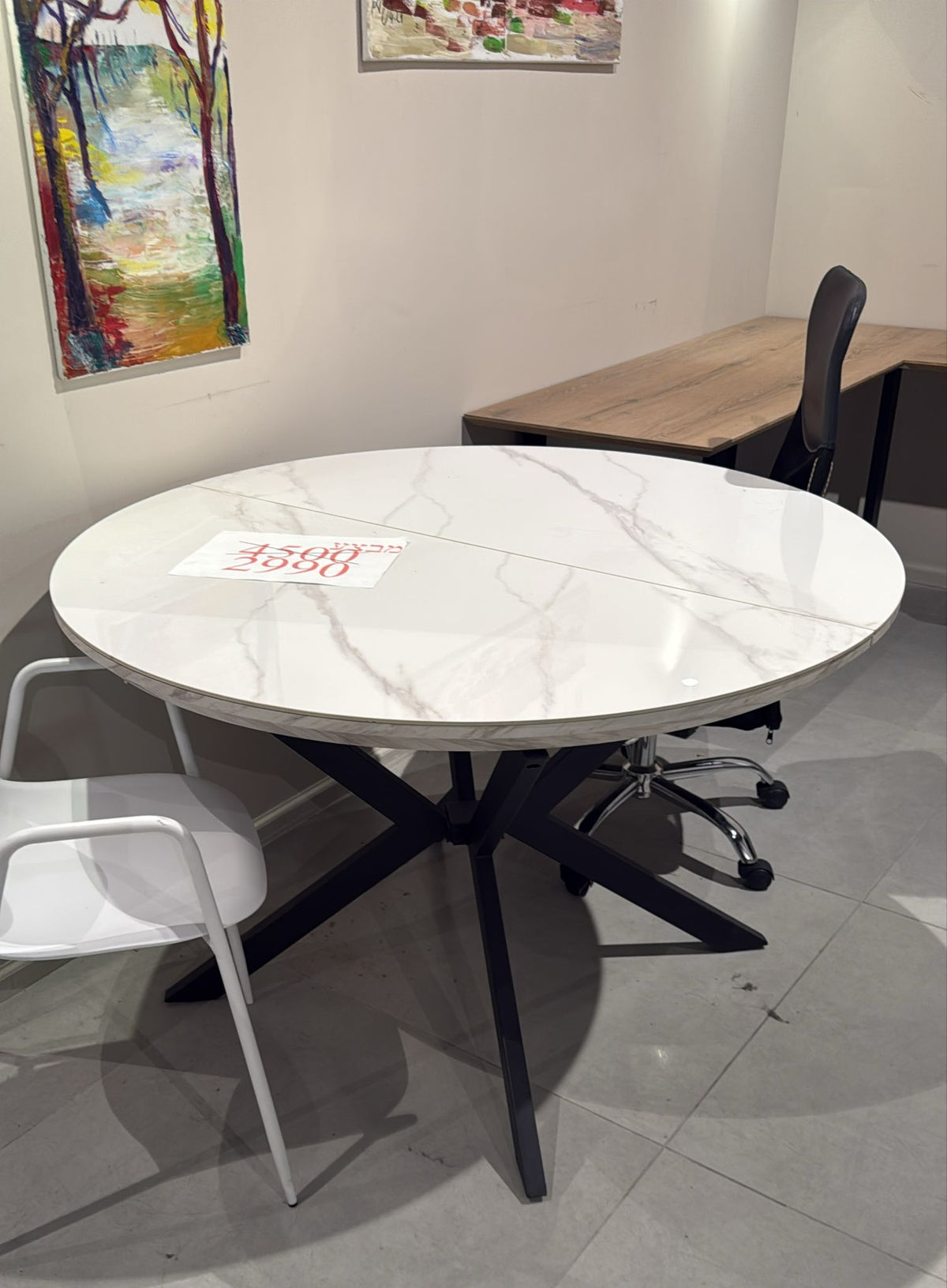 שולחן עגול 1.2 נפתח מתצוגה | המבורגר ברוס