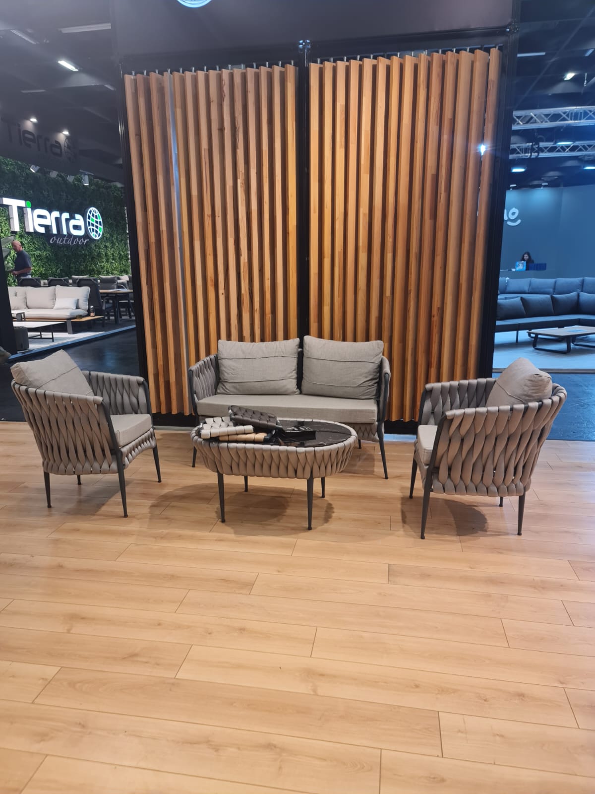 מערכת ישיבה לגן 4 חלקים אלומיניום בצבע אפור | המבורגר ברוס