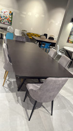 שולחן 2.8 נפתח גוון שחור מתצוגה | המבורגר ברוס