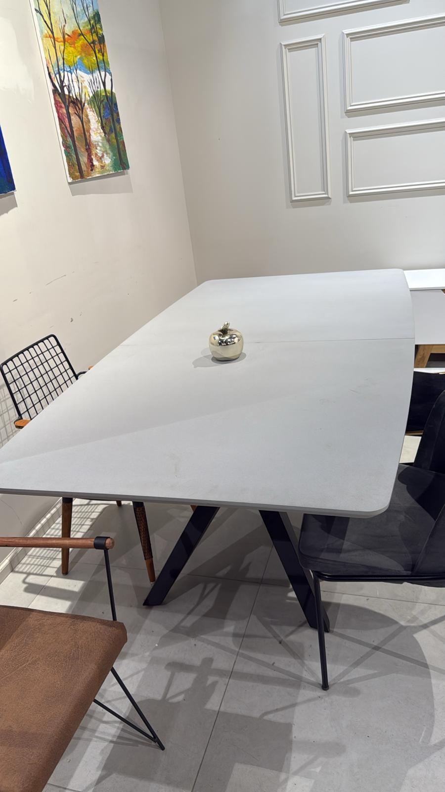 שולחן 2  מטר נפתח ל-3 מתצוגה | המבורגר ברוס