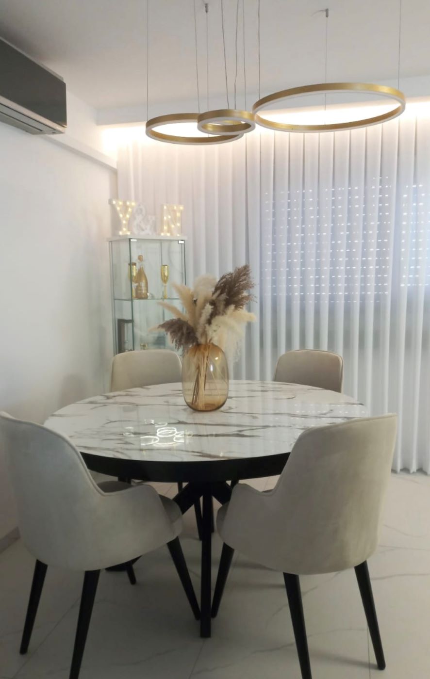 שולחן עגול  בסיס עליון דמוי שיש 159078 | המבורגר ברוס