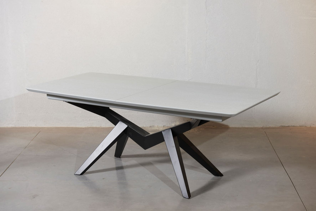 שולחן דמוי בטון נפתח: שולחנות אוכל | המבורגר ברוס