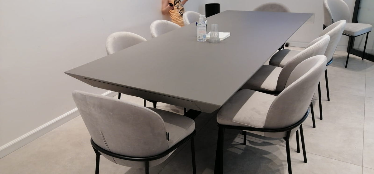 שולחן דמוי בטון נפתח | המבורגר ברוס