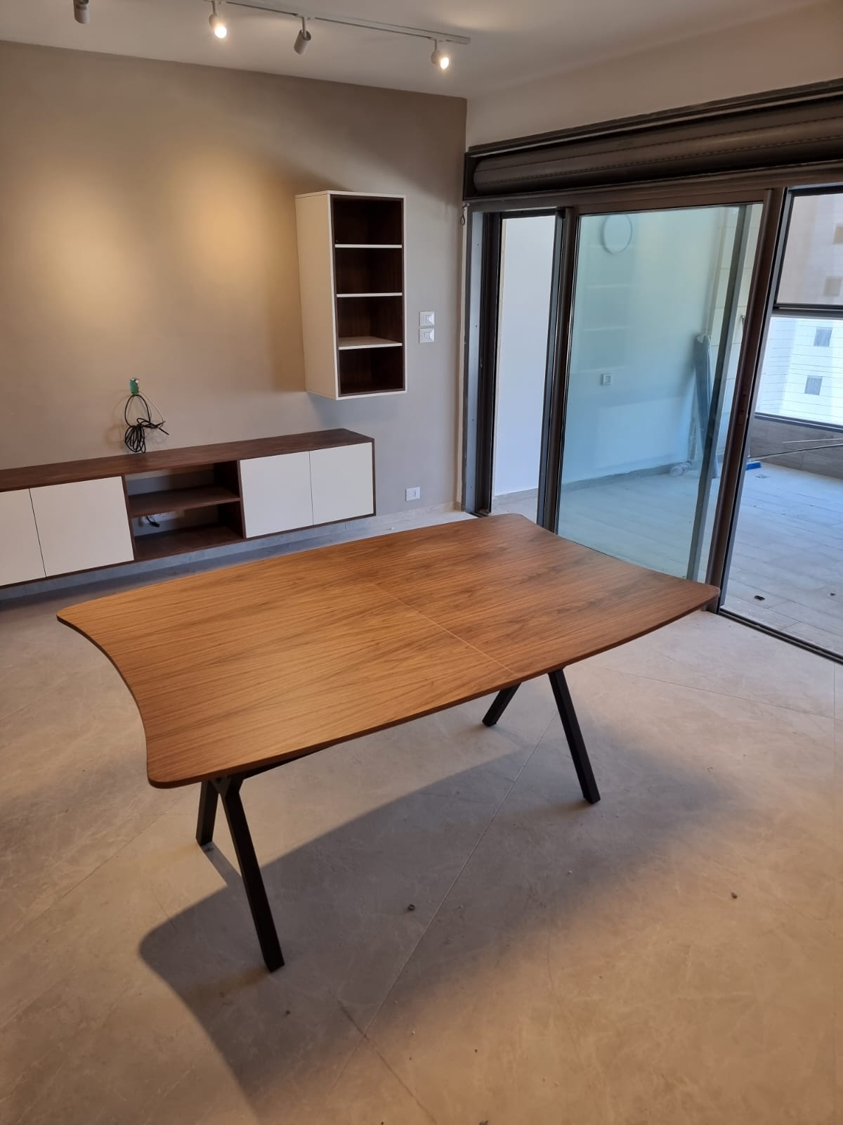 שולחן פינת אוכל 4545 | המבורגר ברוס