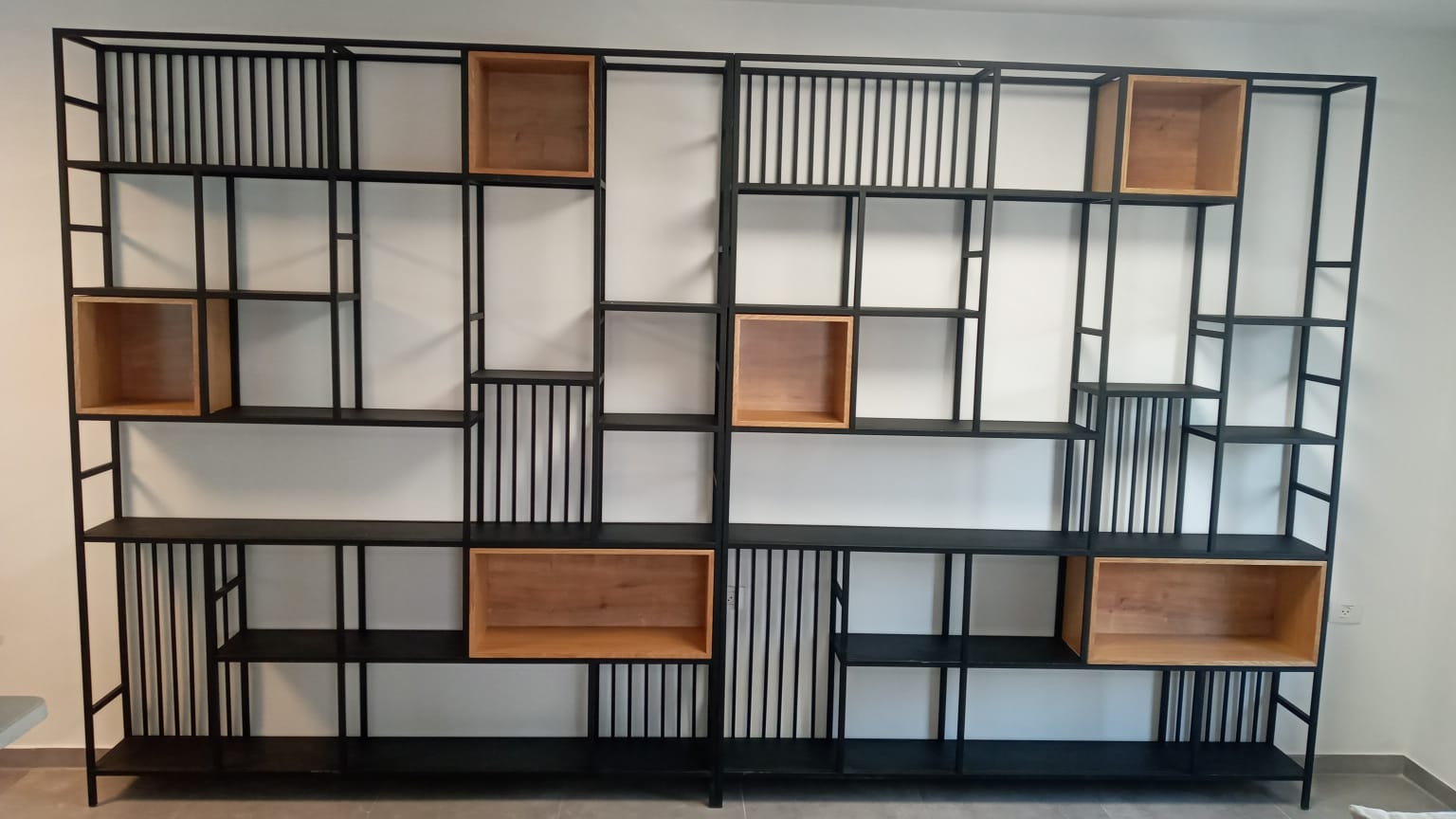 כוננית מדפים שילוב מתכת + עץ 5206 | המבורגר ברוס