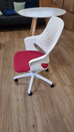 כסא אדיר | המבורגר ברוס