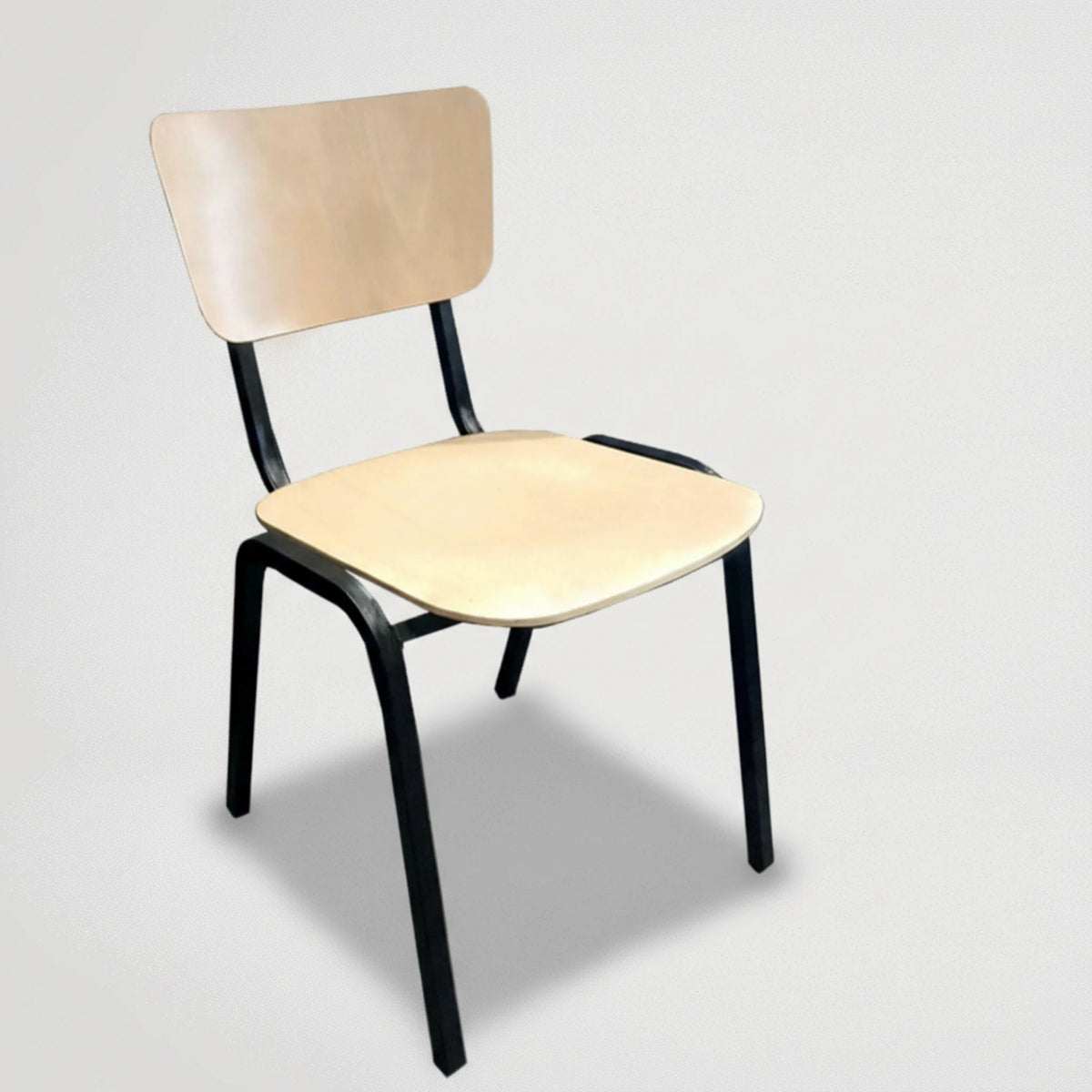 כיסא למוסדות חינוך במגוון גדלים דגם אסטרל