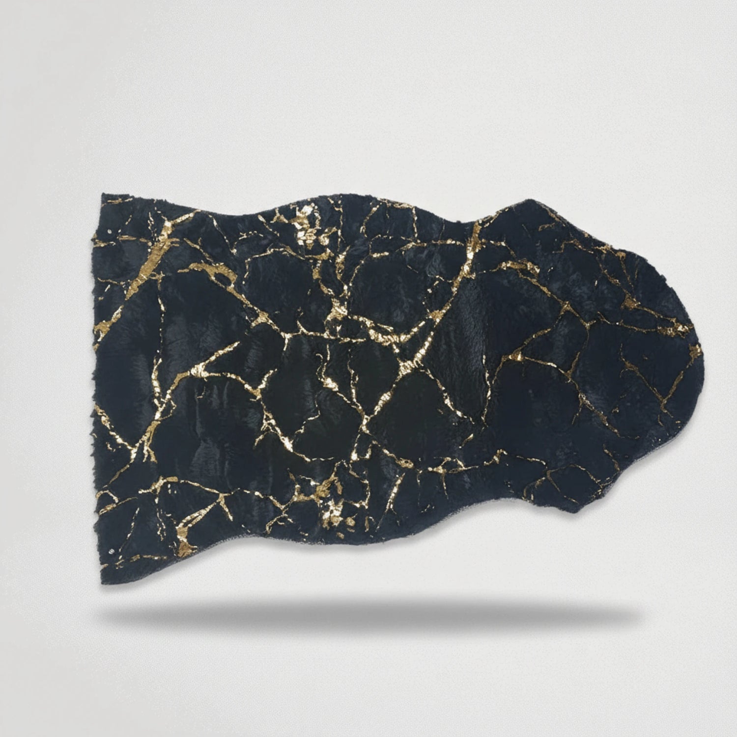 שטיח פרווה שחור עיטורי שיש זהב 862