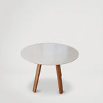 שולחן עגול לבן