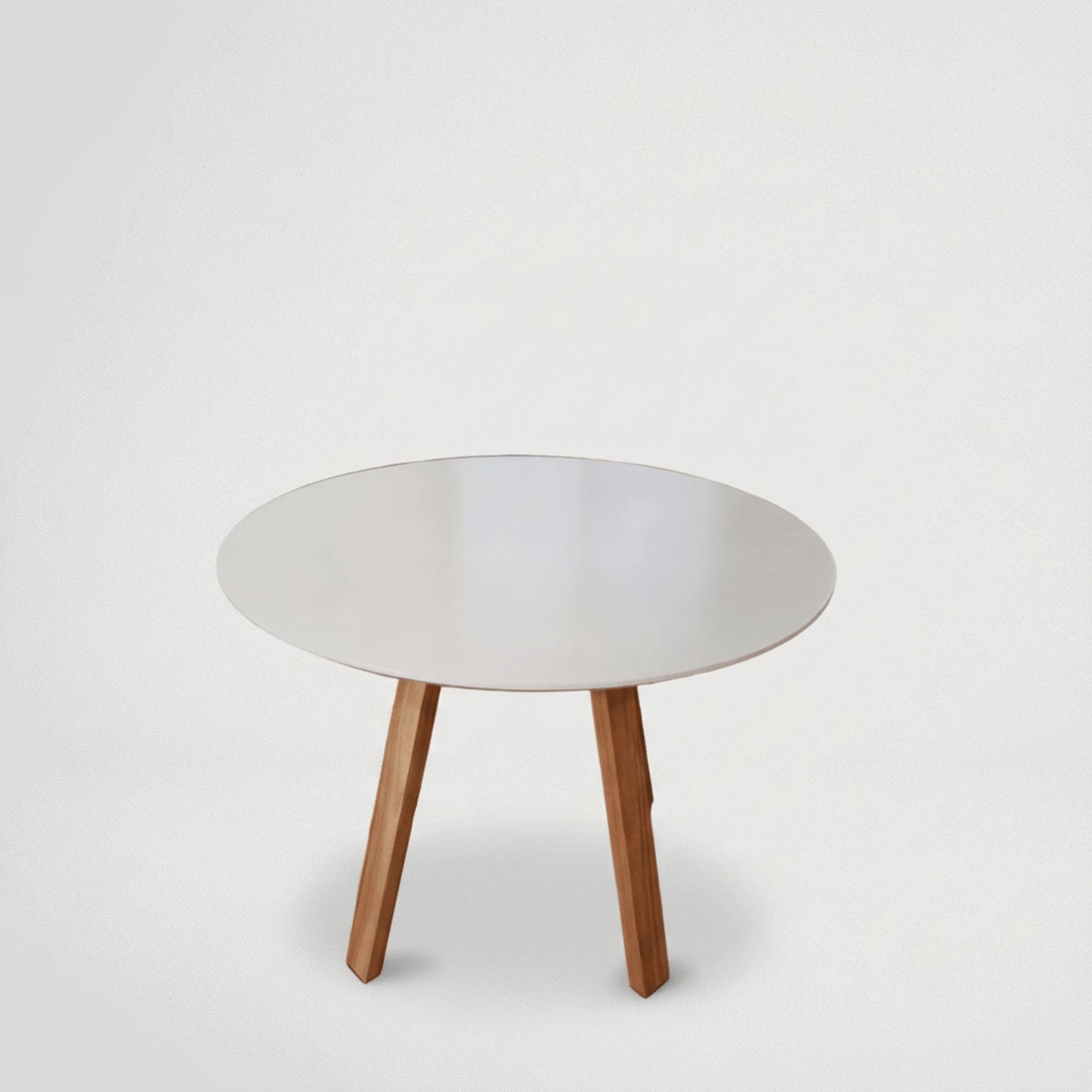 שולחן עגול לבן