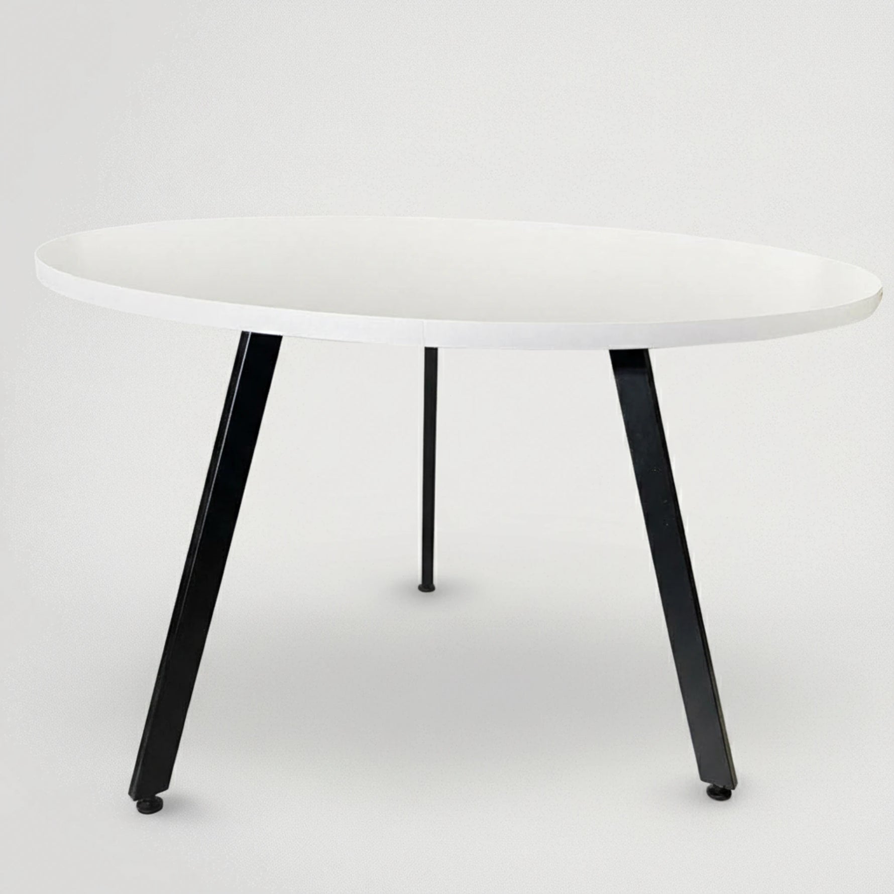 שולחן ישיבות עגול קוטר120 רגל משולשת