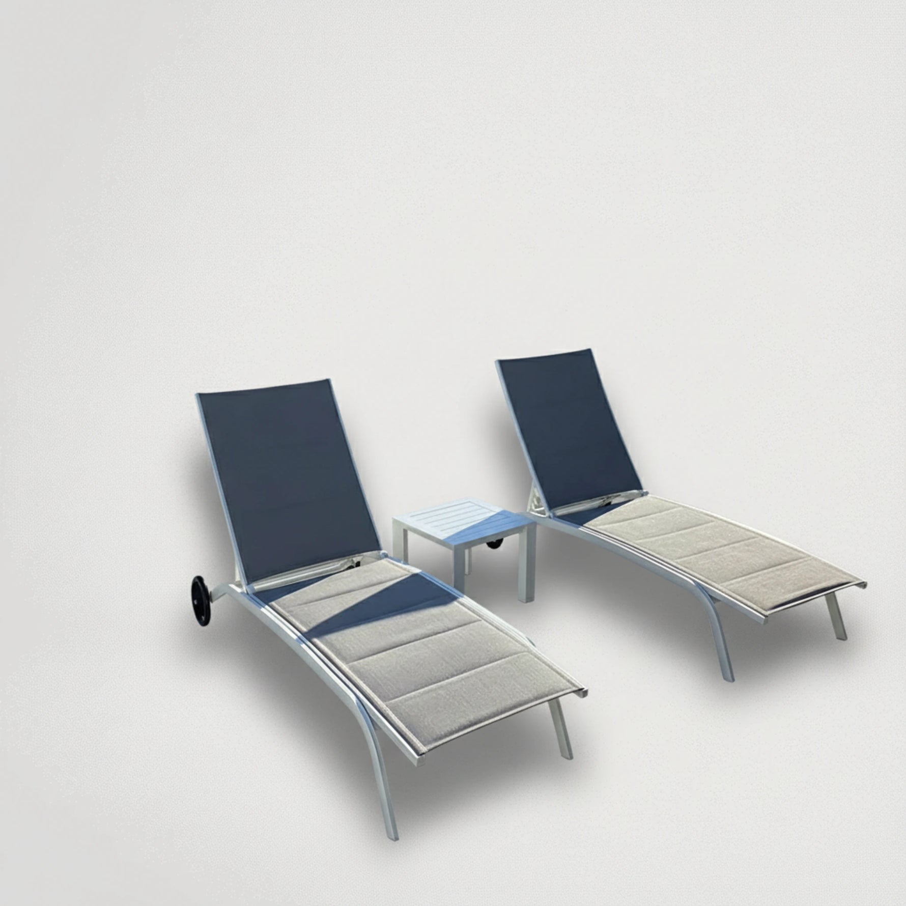 1415 מיטת שיזוף עם גלגלים