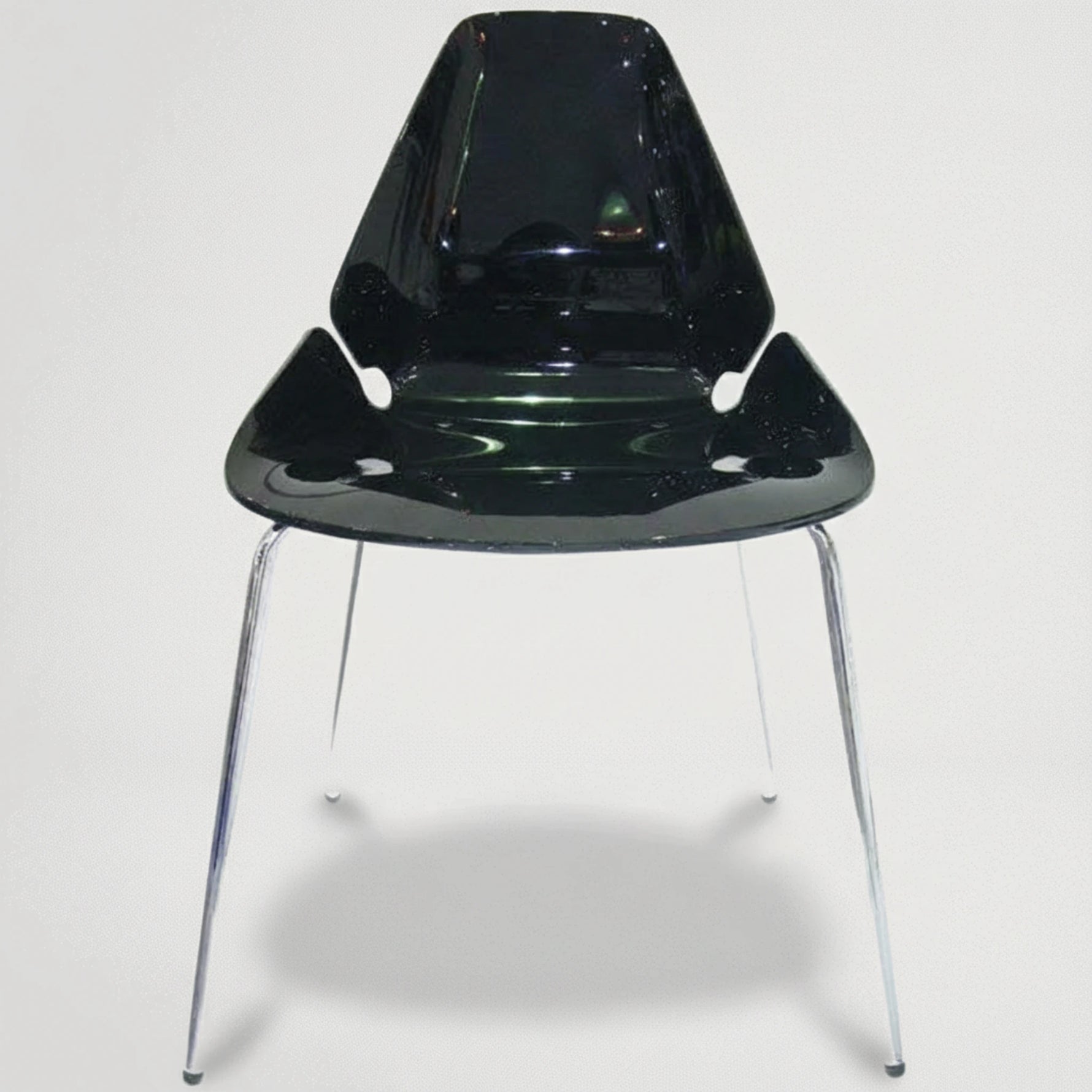 דגם כסא פלסטיק מור