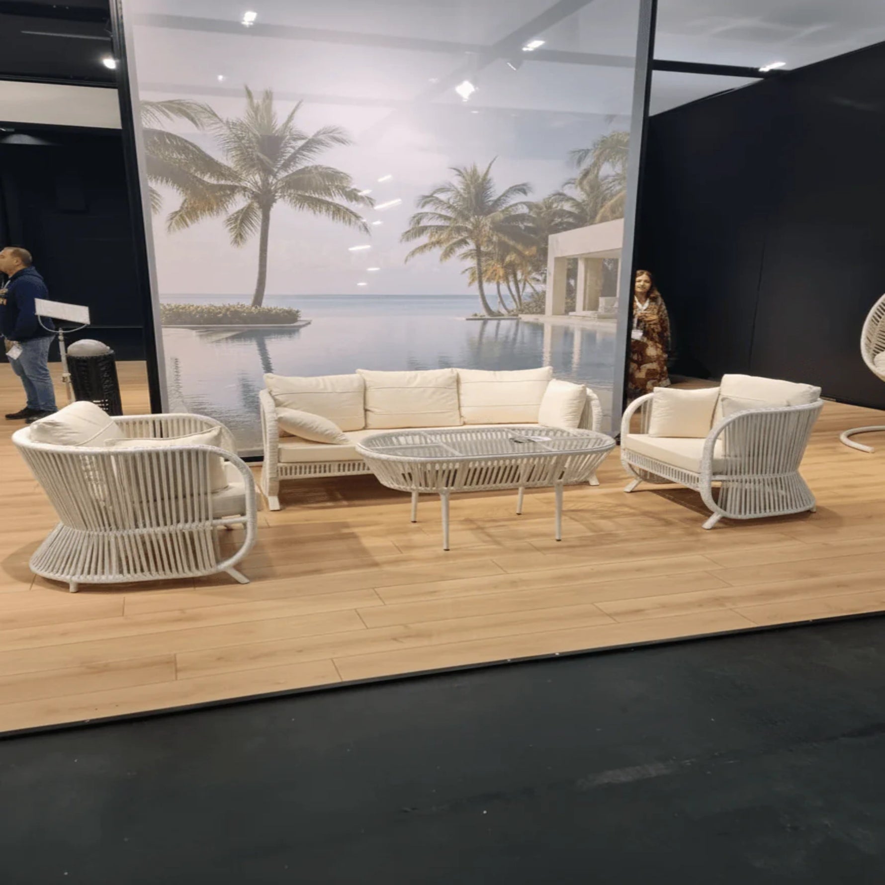 מערכת ישיבה 4 חלקים לגן בצבע לבן