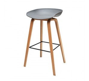 כסא בר משענת קטנה רגלי עץ 551113