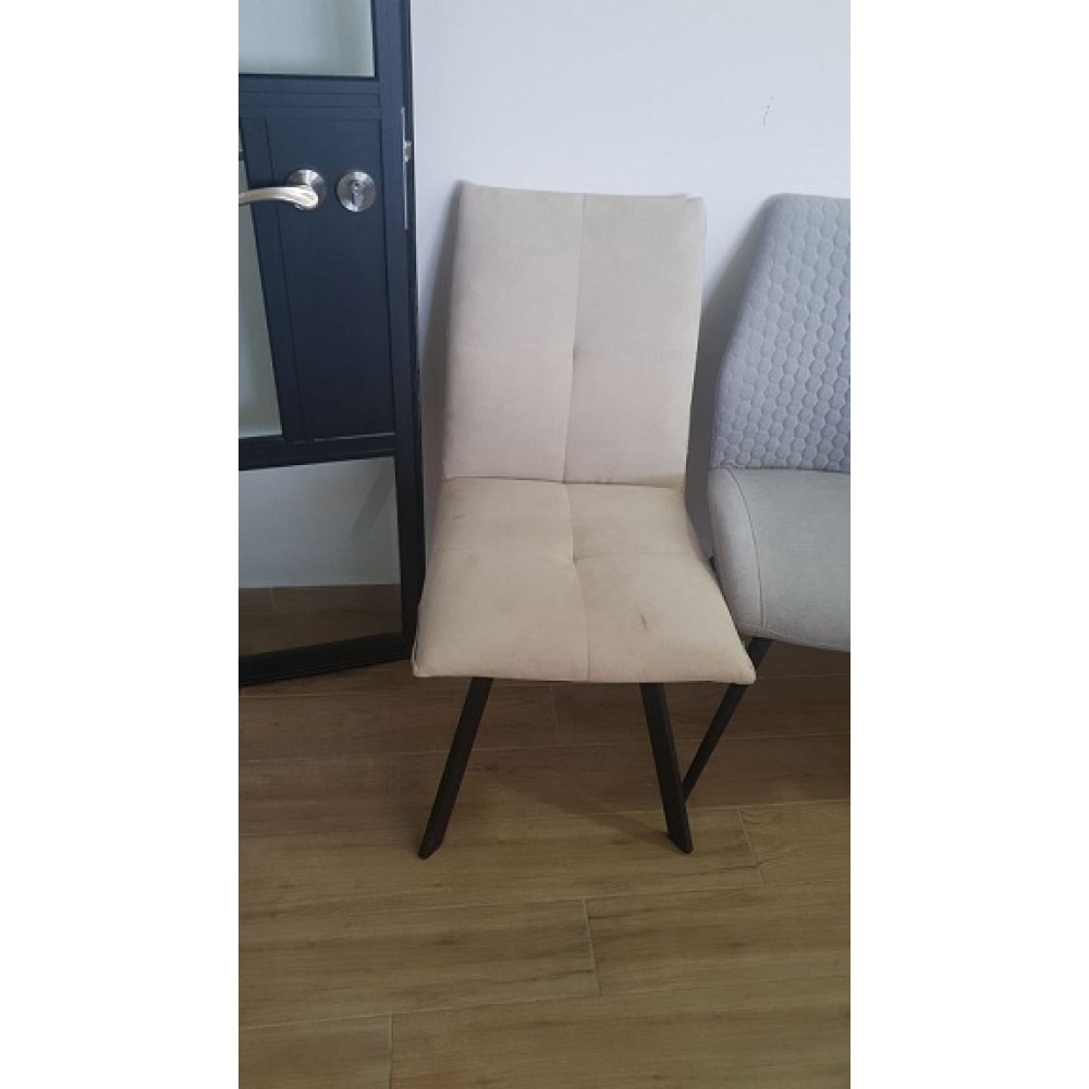 כיסא מרופד 2668