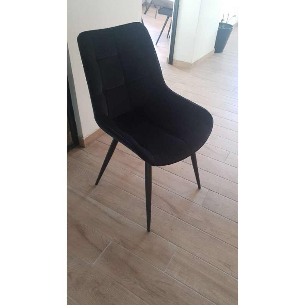 כיסא מרופד שחור 256