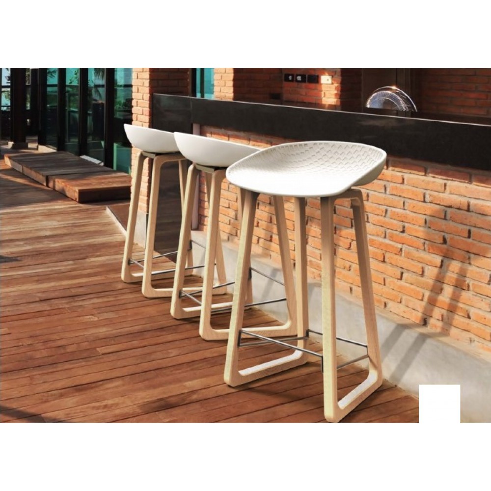 כיסא בר מפלסטיק עם רגל עץ איכותי נוח יציב ויפה 7002