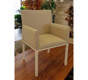 כורסת גינה אלגנטית מרופדת 7103 כורסת גינה אלגנטית מרופדת 7103