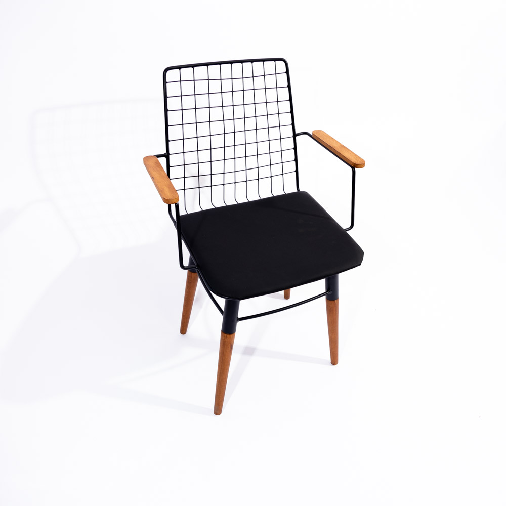 כסא עם ידיות ממתכת כולל ריפוד 1121