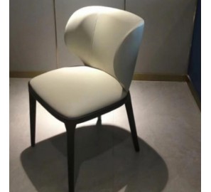 כיסא דגם לוטן