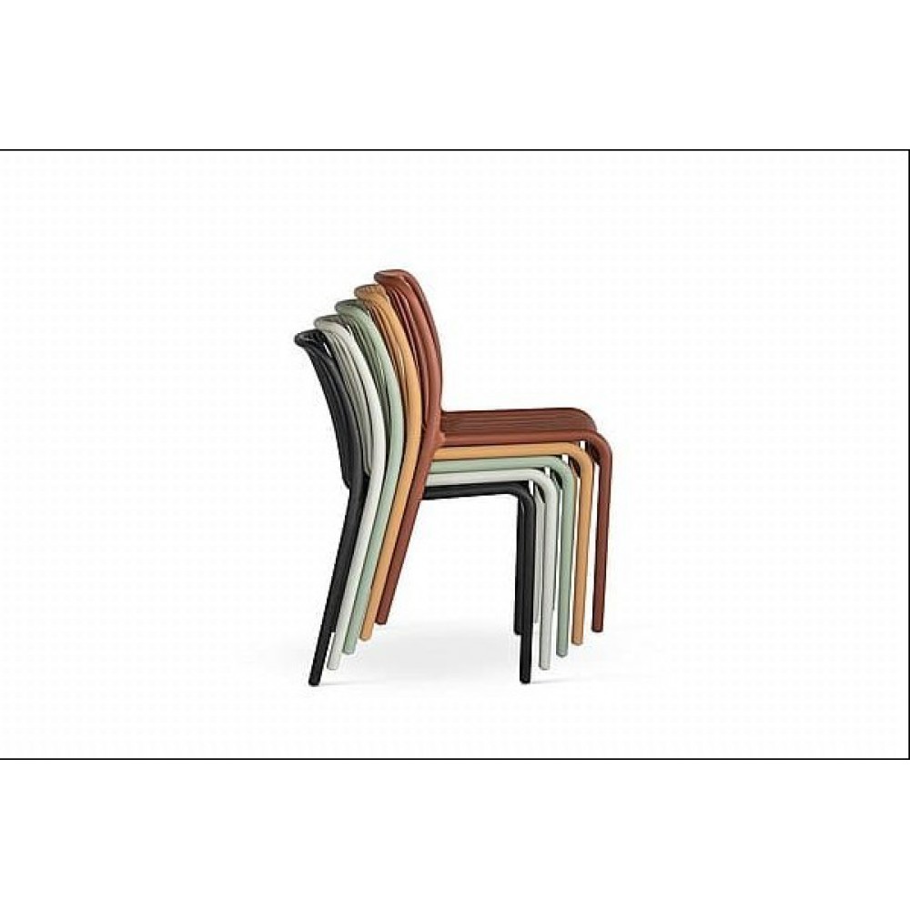 כיסא אוכל מפלסטיק דגם גרדן