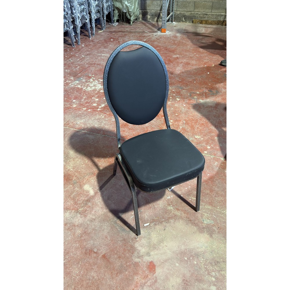 כסא אולמות אירועים גב עגול דמוי עור שחור