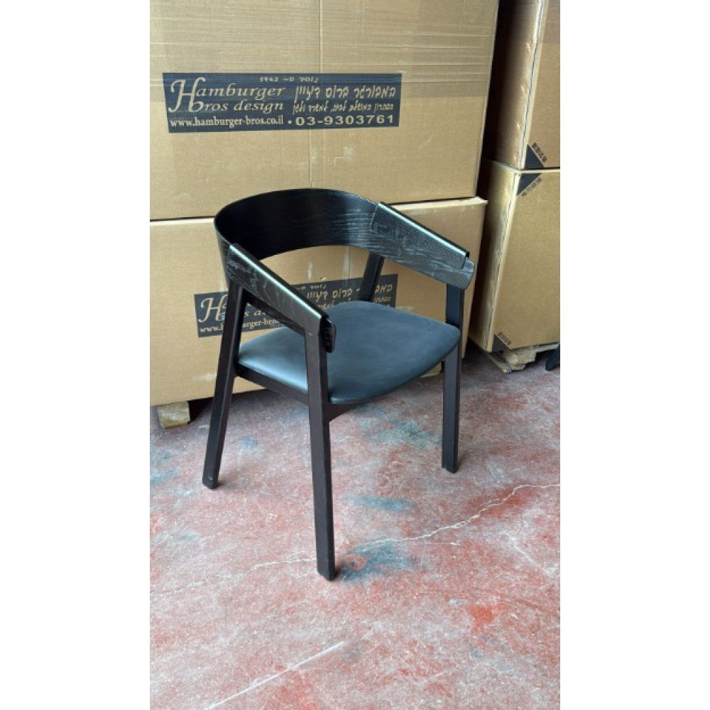 כיסא עץ קרלו