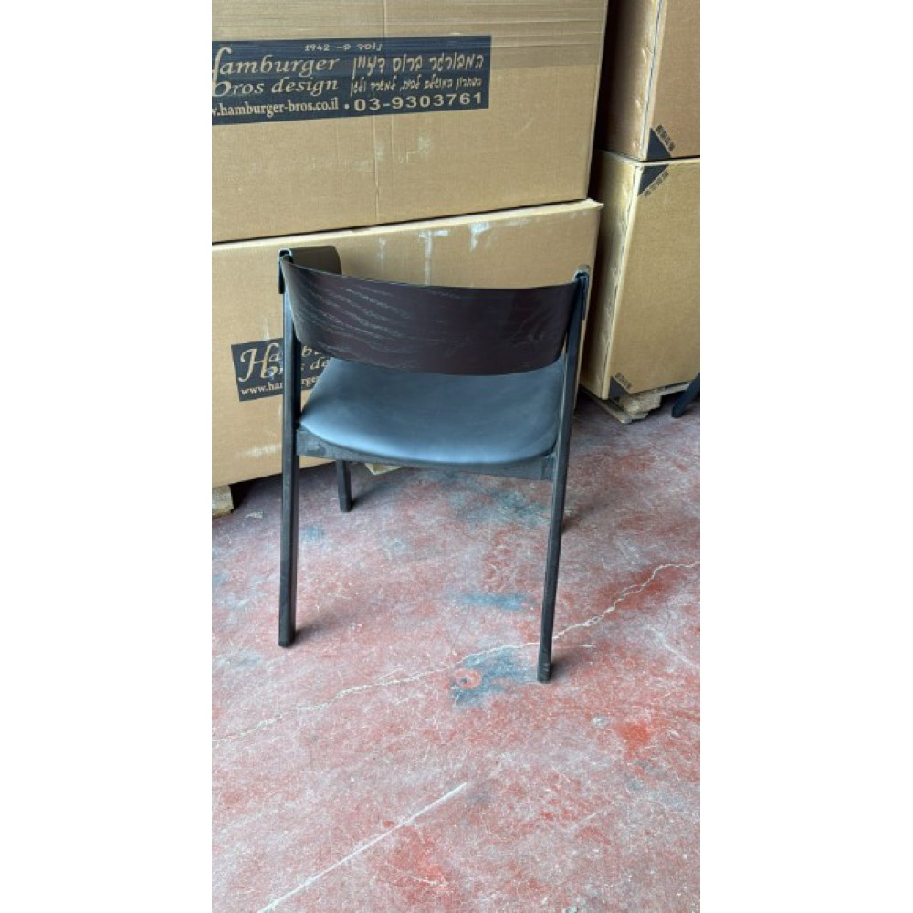 כיסא עץ קרלו