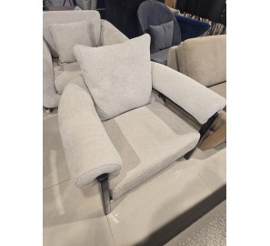 כורסת יחיד מעוצבת מתצוגה