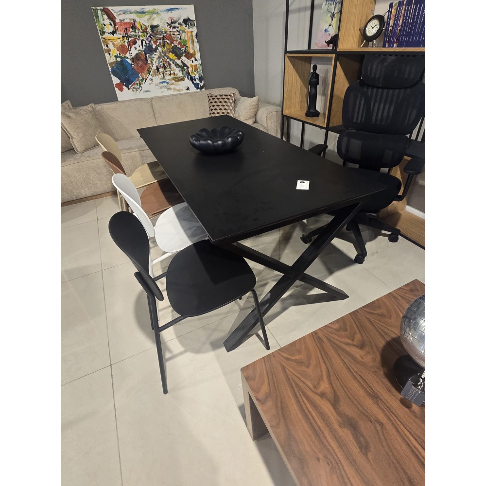 שולחן מלבני שחור 180 מתצוגה