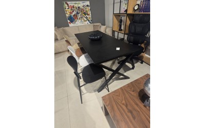 שולחן מלבני שחור 180 מתצוגה