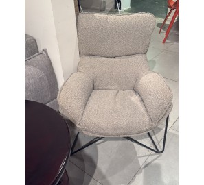 כורסת יחיד מעוצבת מתצוגה