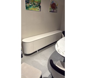 מזנון 2.5 מטר לבן מתצוגה