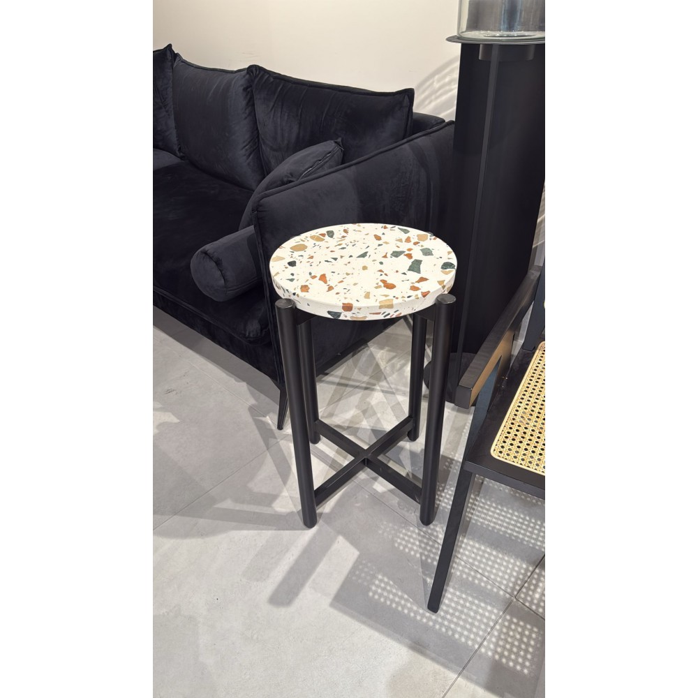 שולחן צד שיש מתצוגה