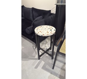 שולחן צד שיש מתצוגה