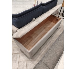 הדום עם ארגז מתצוגה הדום עם ארגז מתצוגה