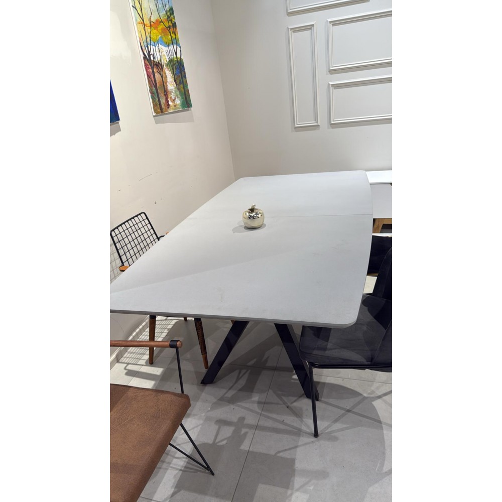 שולחן 2  מטר נפתח ל-3 מתצוגה