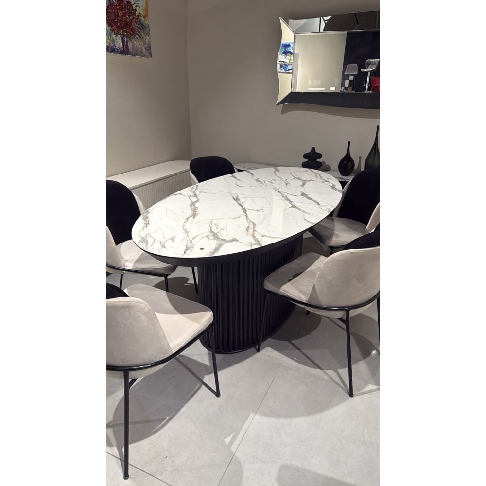 שולחן אובלי דמוי שיש מתצוגה 