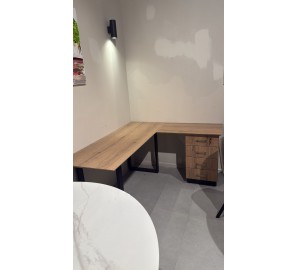 שולחן משרדי מתצוגה